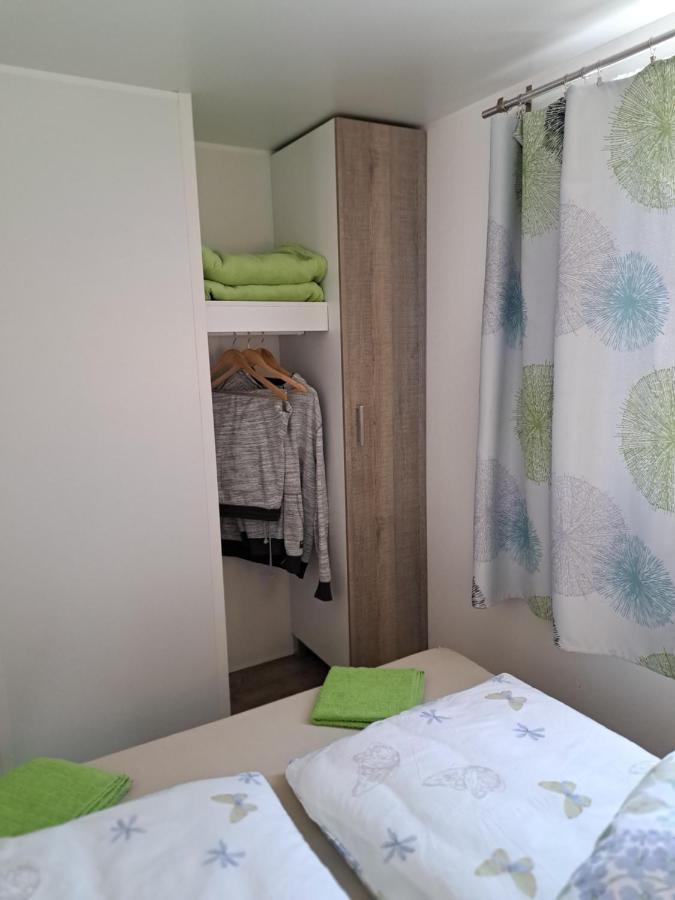 Mobilheim Chalet Bei Georg Зикирхен-ам-Валерзи Екстериор снимка