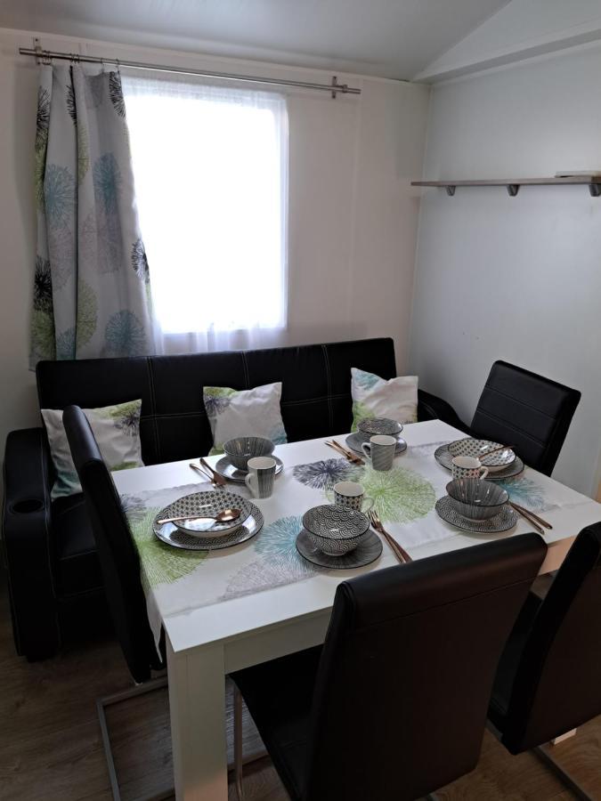 Mobilheim Chalet Bei Georg Зикирхен-ам-Валерзи Екстериор снимка